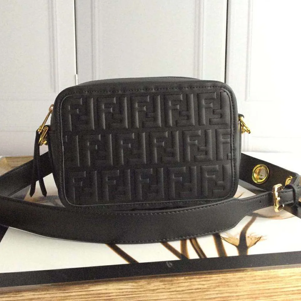 Fendi Mini Camera Case Leather Bag for Women in Black Fendi Mini Camera Case Leather Bag for Women in Black