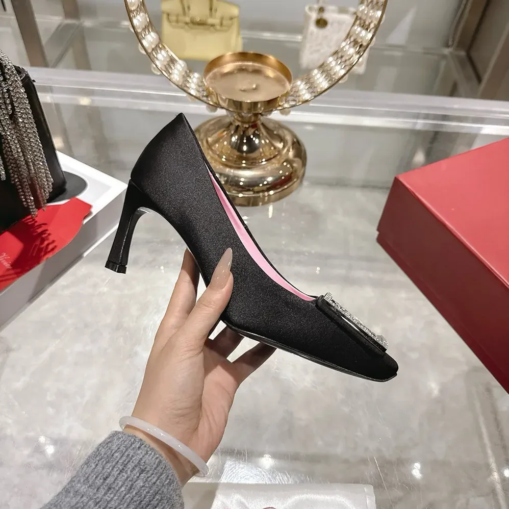 Roger Vivier Trompette Pumps in Satin for Women in Black