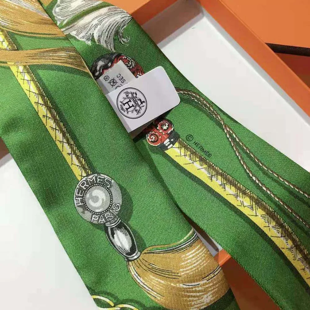 Hermes Cavalcades Twilly for Women in Green Hermes Cavalcades Twilly for Women in Green