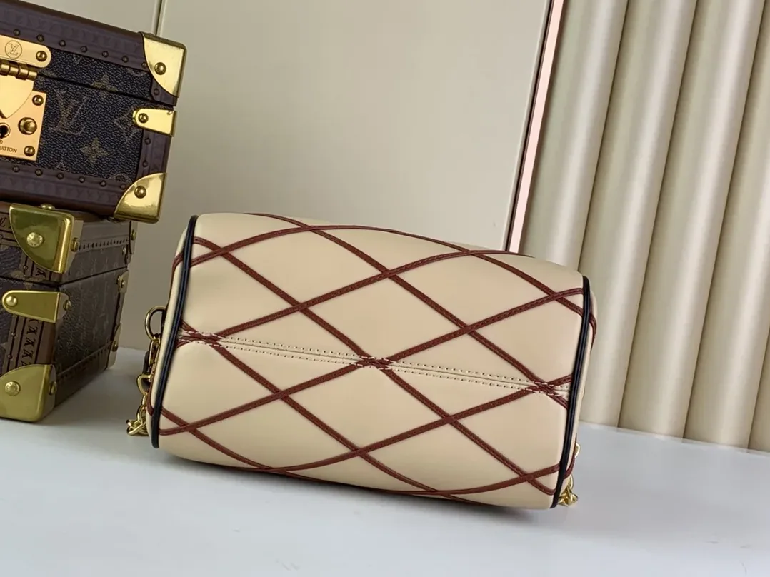 Louis Vuitton Speedy Bandouliere 20 Top Handle Bag in Beige/ Red Gold Hardware