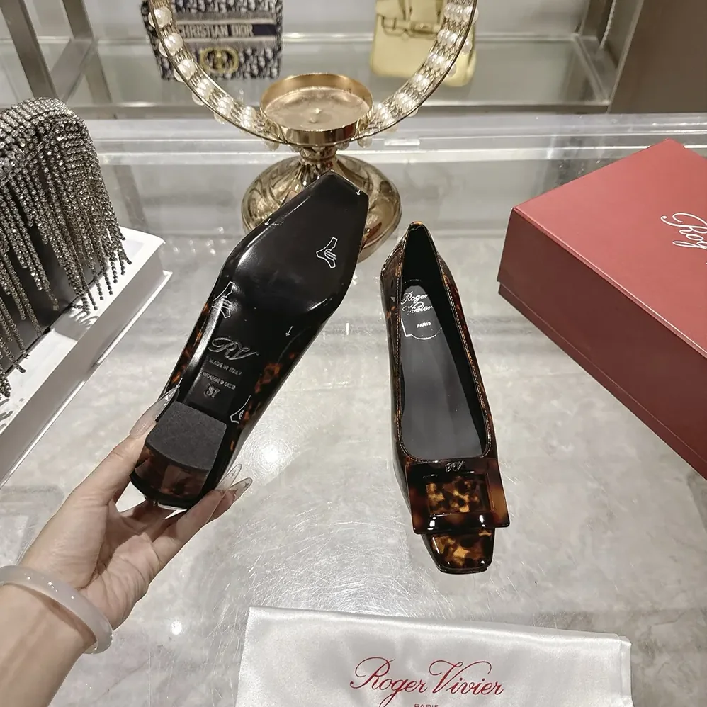 Roger Vivier Belle Vivier Pumps In Patent Leather for Women