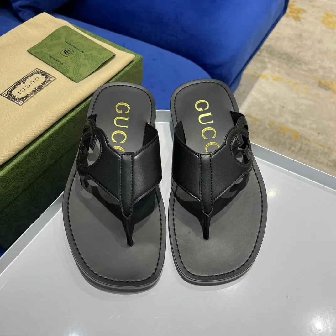 Gucci Interlocking in G Thong Sandal Black Gucci Interlocking in G Thong Sandal Black