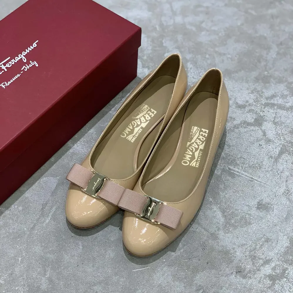 Salvatore Ferragamo Vara Pump 3cm Heel for Women in Sandy Salvatore Ferragamo Vara Pump 3cm Heel for Women in Sandy
