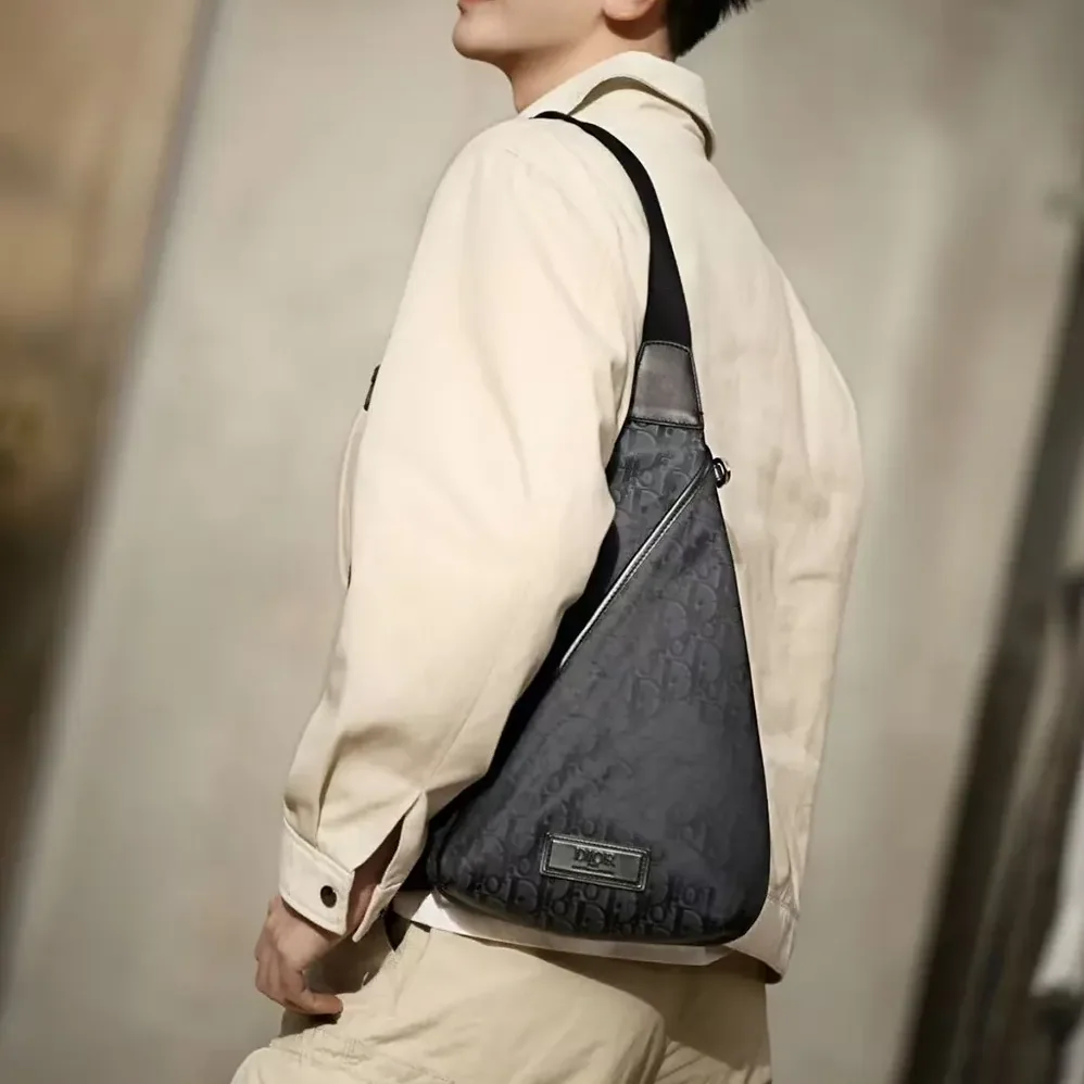 Dior Trek Zipped Sling Bag Black Dior Oblique Nylon for Men Dior Trek Zipped Sling Bag Black Dior Oblique Nylon for Men