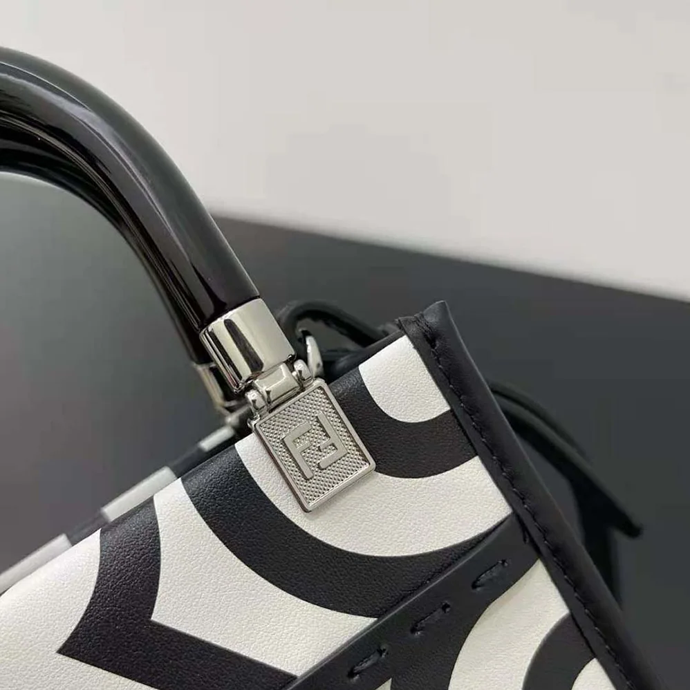 Fendi Mini Sunshine Shopper Two-Tone Printed Lleather Fendi Roma Capsule Mini for Women in Bag Fendi Mini Sunshine Shopper Two-Tone Printed Lleather Fendi Roma Capsule Mini for Women in Bag