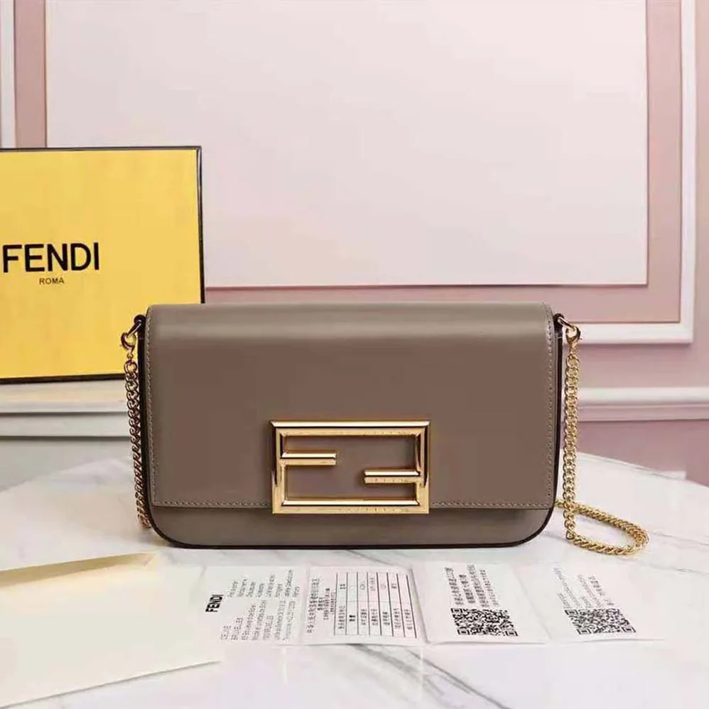 Fendi Wallet on Chain with Pouches Leather Mini-Bag for Women in Brown Fendi Wallet on Chain with Pouches Leather Mini-Bag for Women in Brown