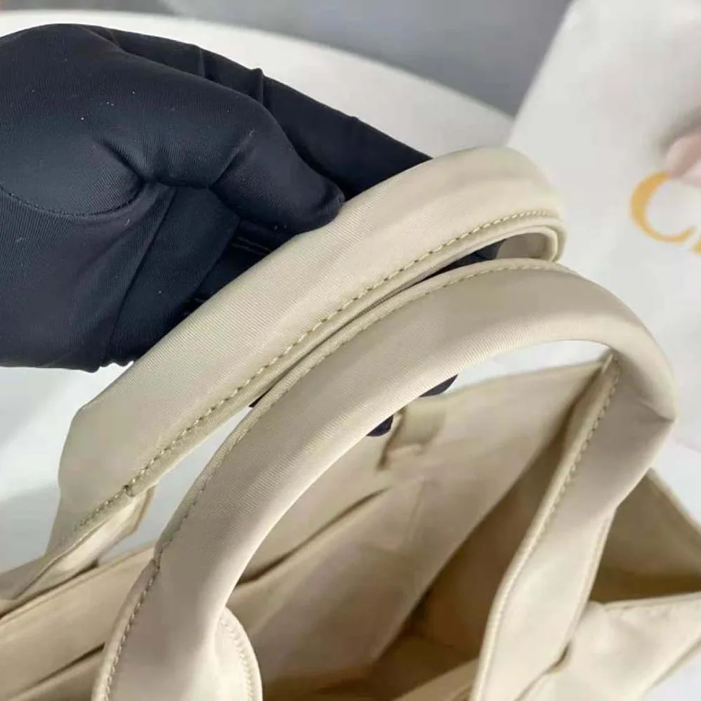 Chloe Large Woody Tote Bag for Women in White Chloe Large Woody Tote Bag for Women in White