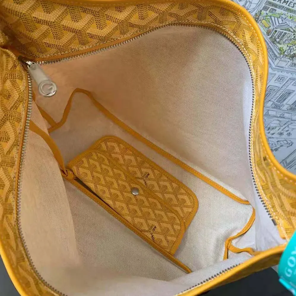 Goyard Bohème Hobo Bag for Unisex in Yellow Goyard Bohème Hobo Bag for Unisex in Yellow