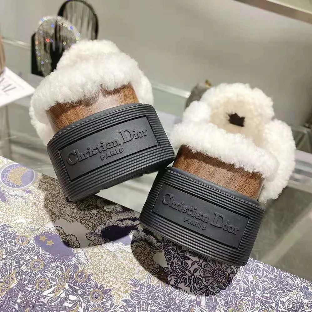 Dior Diorquake Clog Black Calfskin and White Shearling for Women Dior Diorquake Clog Black Calfskin and White Shearling for Women