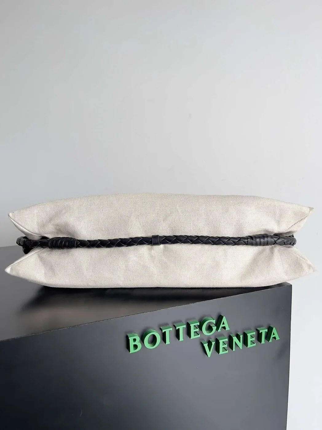 Bottega Veneta Quadronno Shoulder Bag Cream /