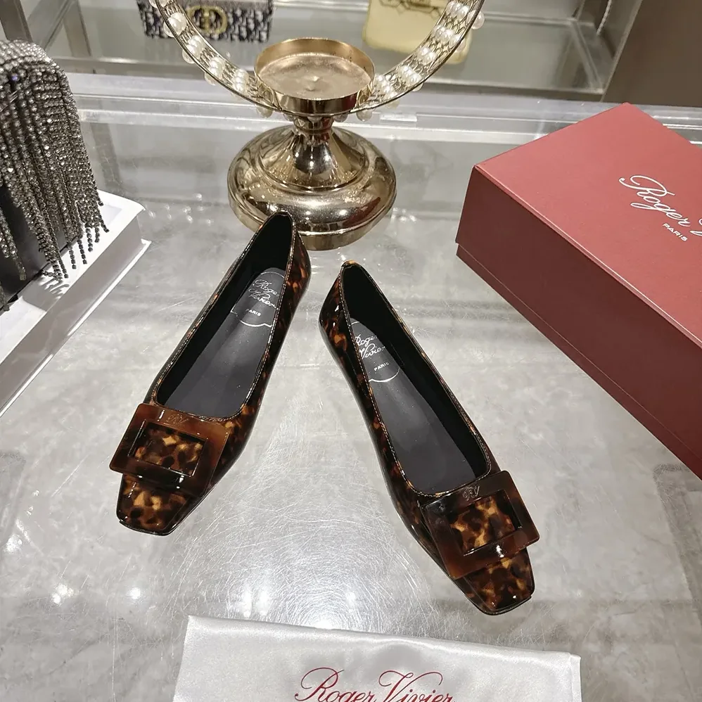 Roger Vivier Gommettine Ballerinas In Patent Leather for Women Roger Vivier Gommettine Ballerinas In Patent Leather for Women