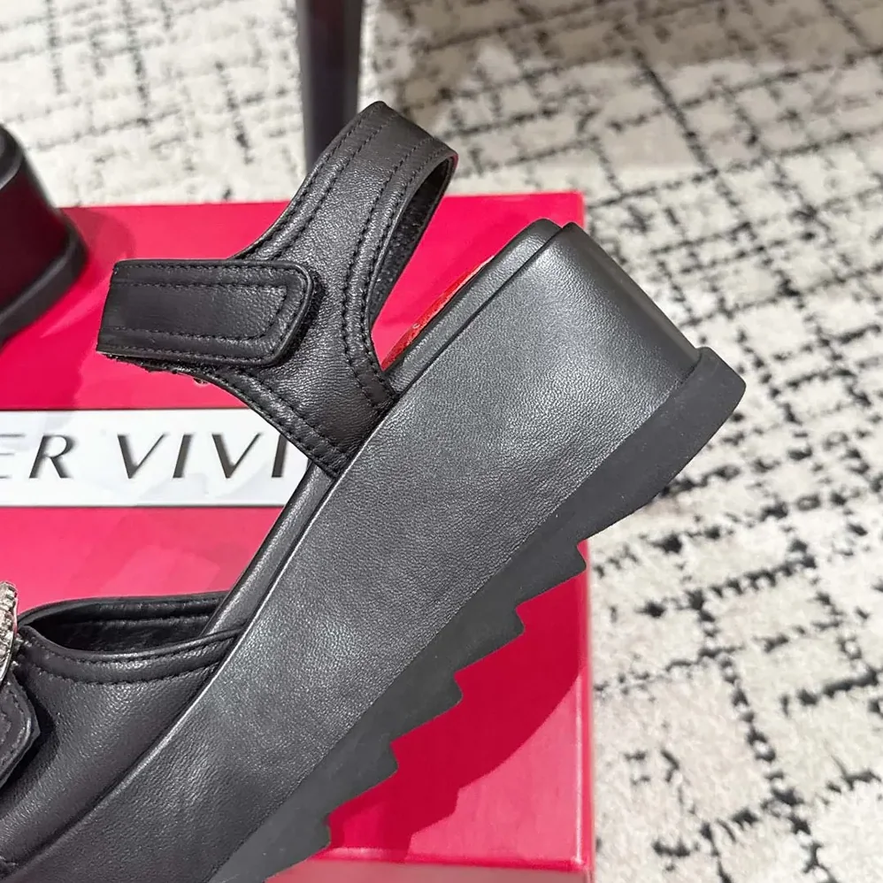 Roger Vivier Slidy Viv' Wedge Sandals in Leather for Women in Black Roger Vivier Slidy Viv' Wedge Sandals in Leather for Women in Black