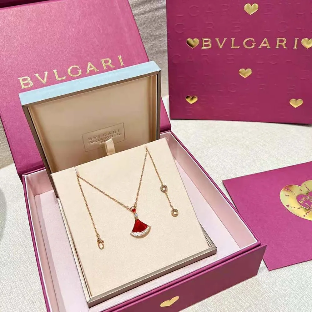 Bvlgari DIVAS' DREAM Necklace in 18 KT Rose Gold with Pendant Set for Women in Red