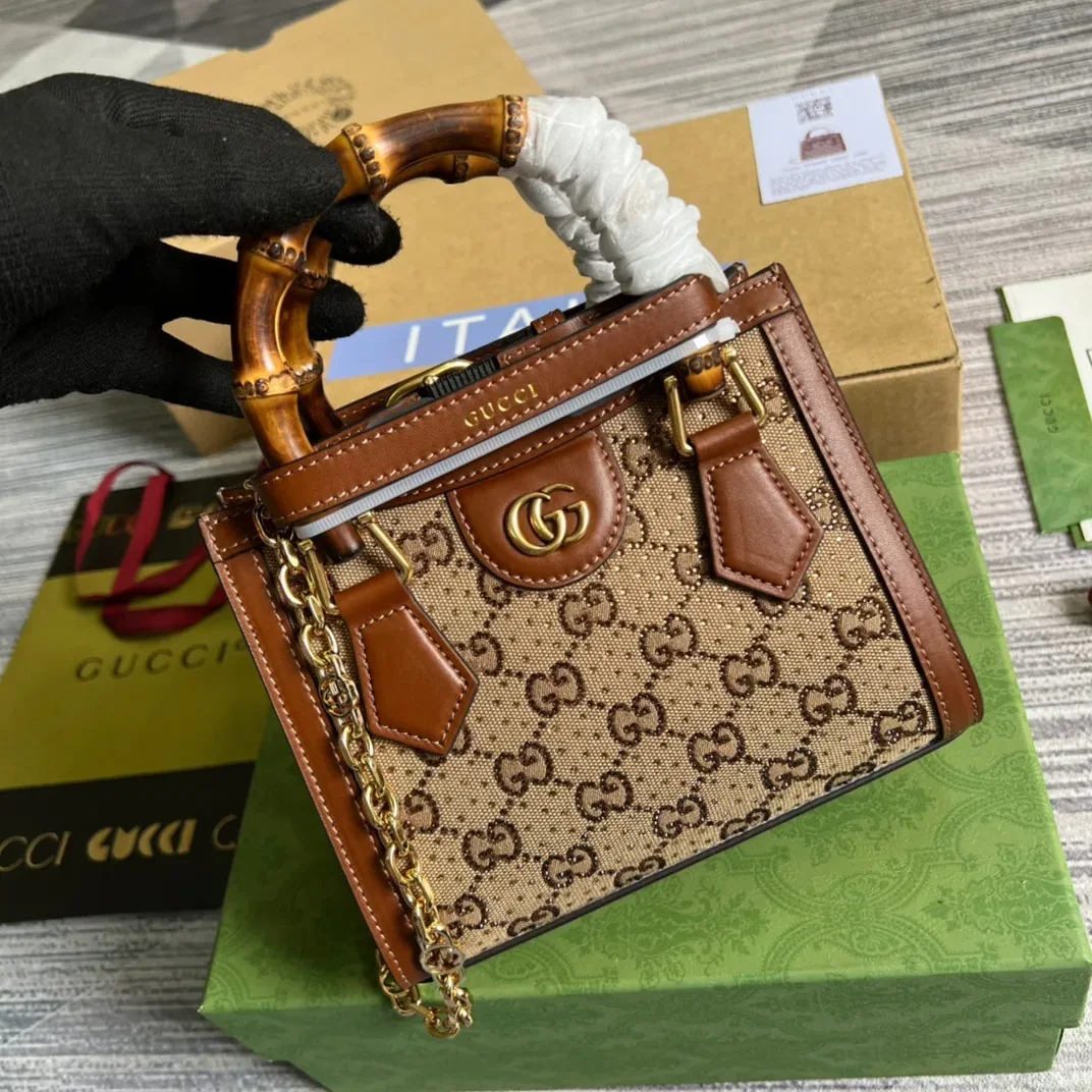 Gucci Diana Mini Tote Bag Beige