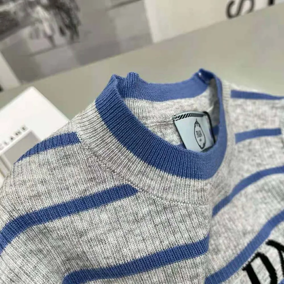 Prada Superfine Wool Crew for Women in neck Sweater Prada Superfine Wool Crew for Women in neck Sweater