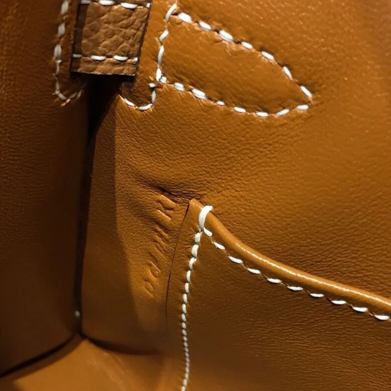 Hermes Mini Kelly Gold Gold Toned Hardware / Hermes Mini Kelly Gold Gold Toned Hardware /