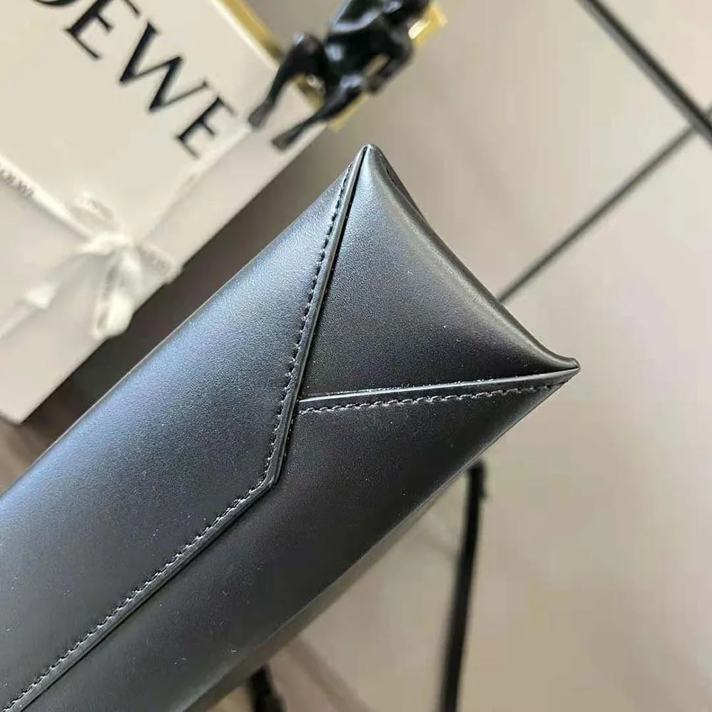 Loewe LOEWE Standard A4 Tote in Sleek Calfskin for Women in Black Loewe LOEWE Standard A4 Tote in Sleek Calfskin for Women in Black