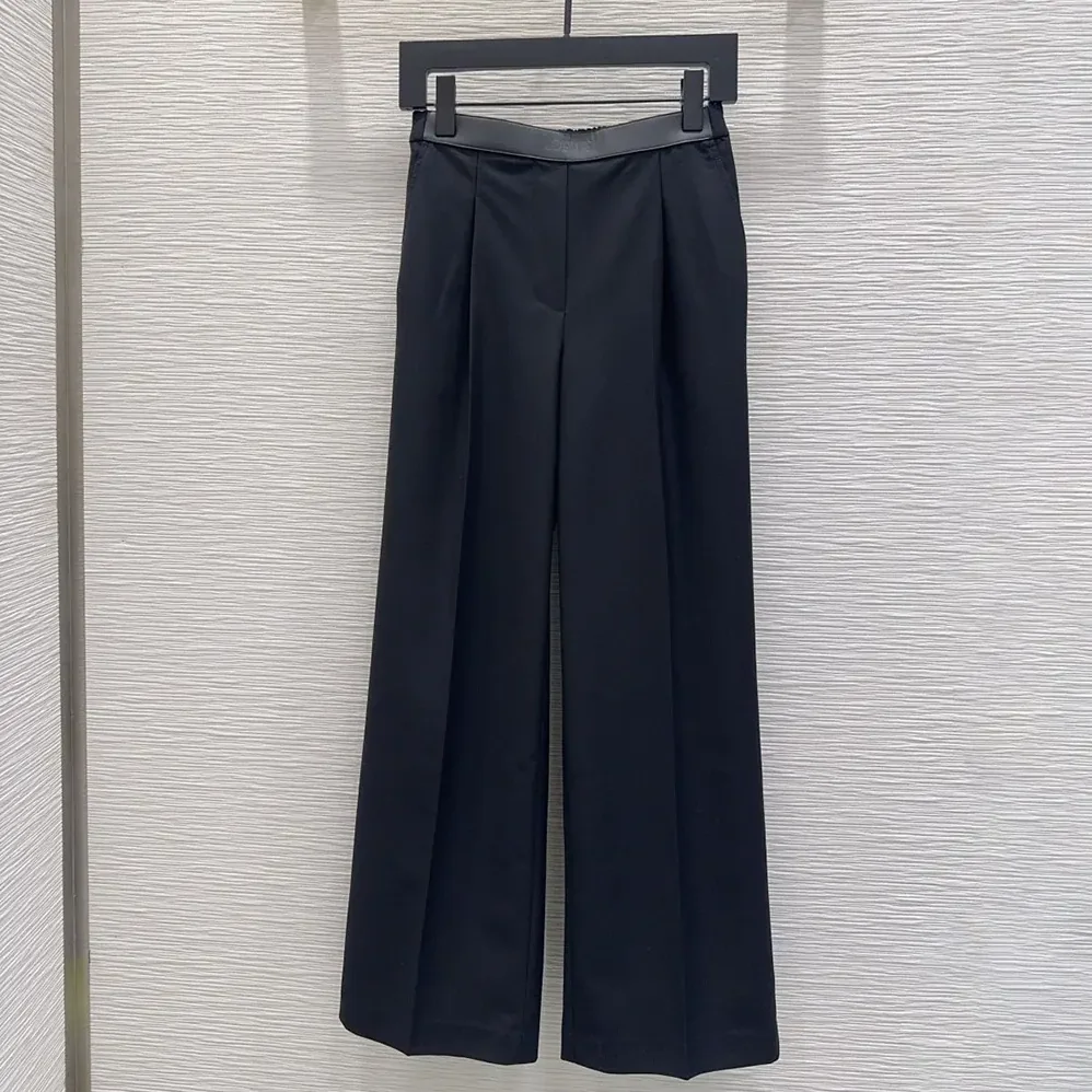 Loewe Trousers in Wool for Women in Black