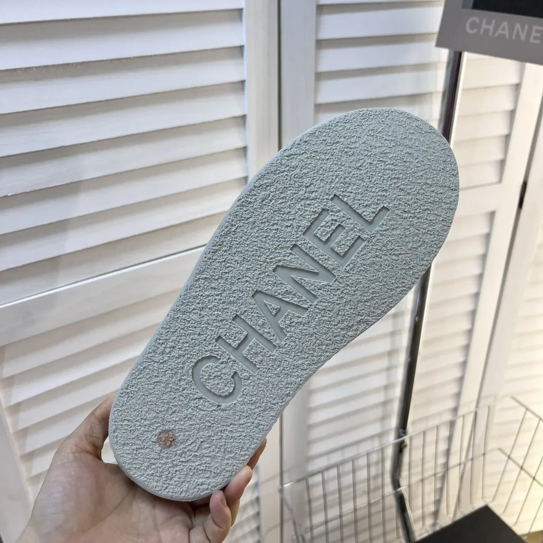 Chanel Gutdzu Sneakers White