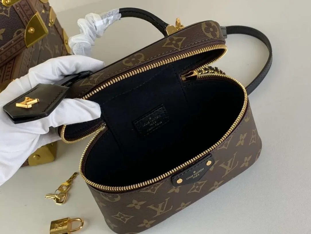 Louis Vuitton Vanity Chain Pouch Brown / Louis Vuitton Vanity Chain Pouch Brown /