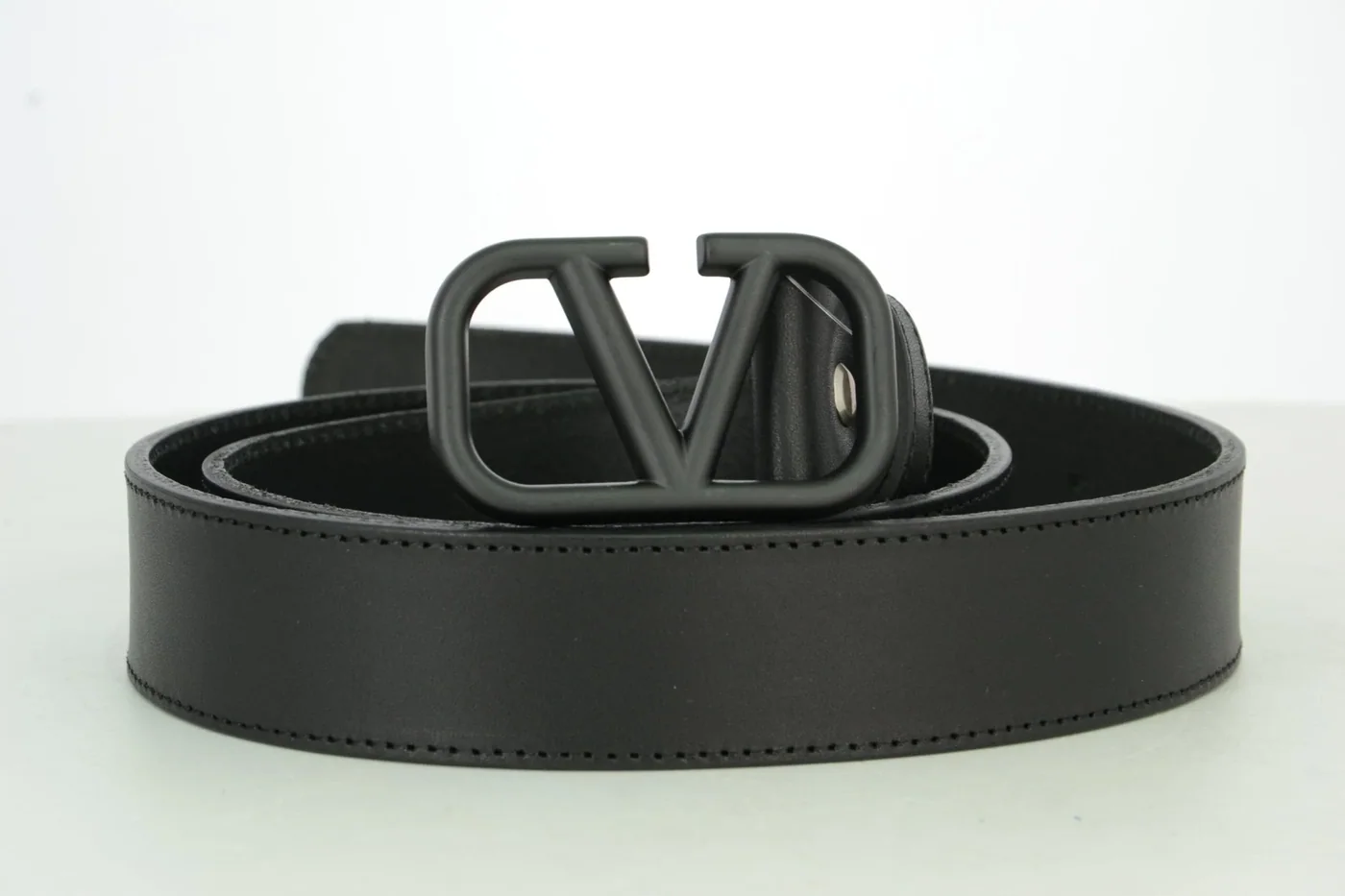 Black V Black Buckle Leather Belt