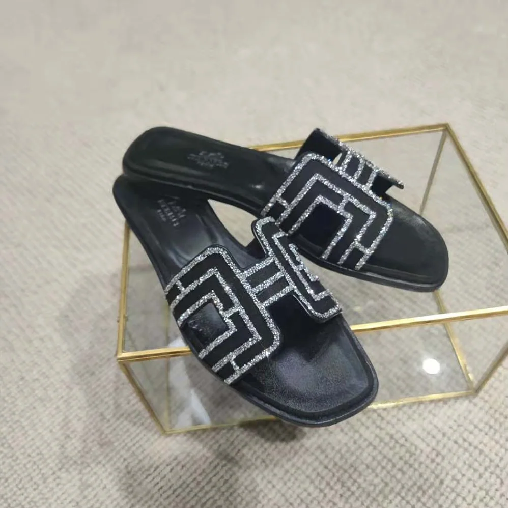 Hermes Oran Sandal in Suede Goatskin for Women in Black