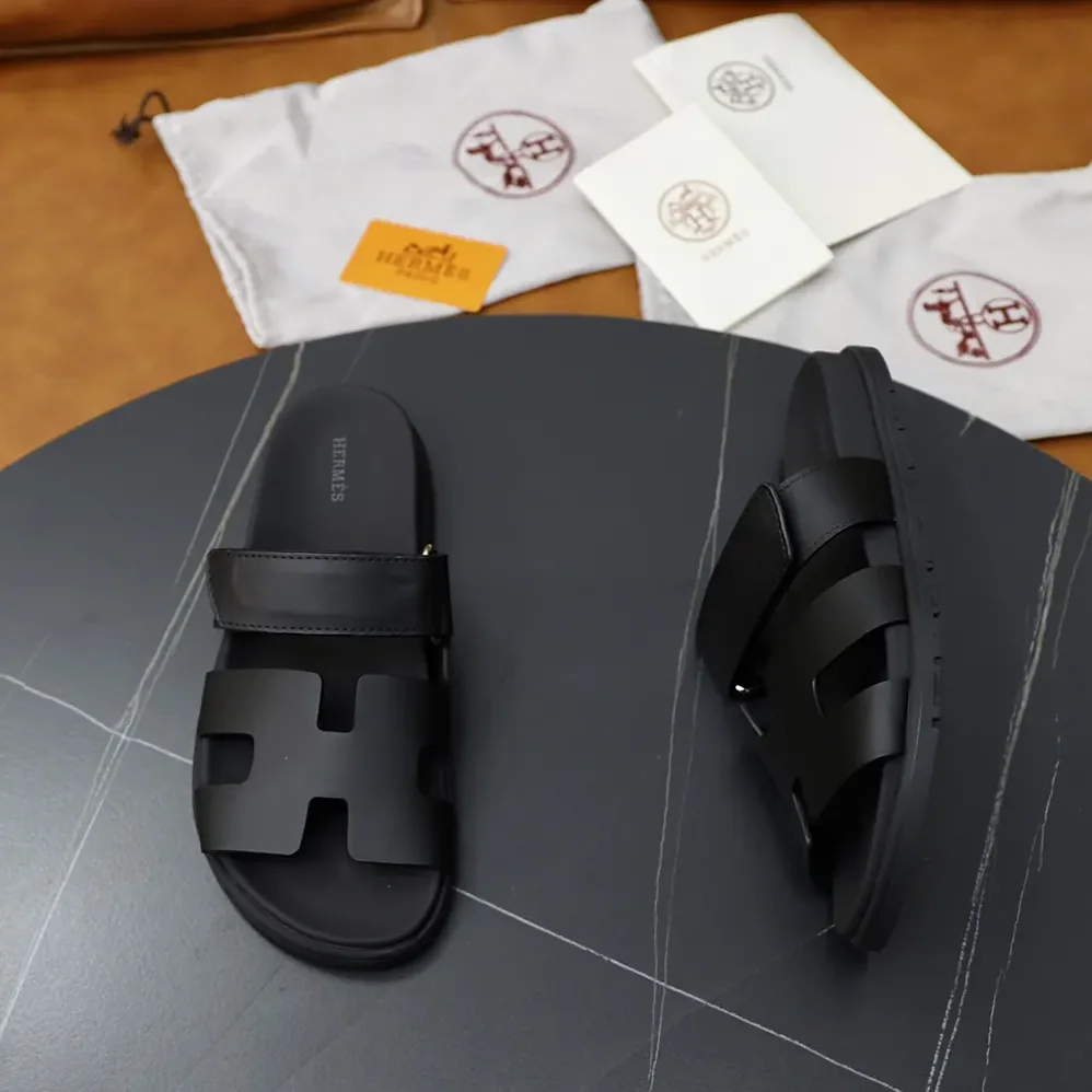 Hermes Chypre Sandal-Black H222100Zv02340 for Unisex