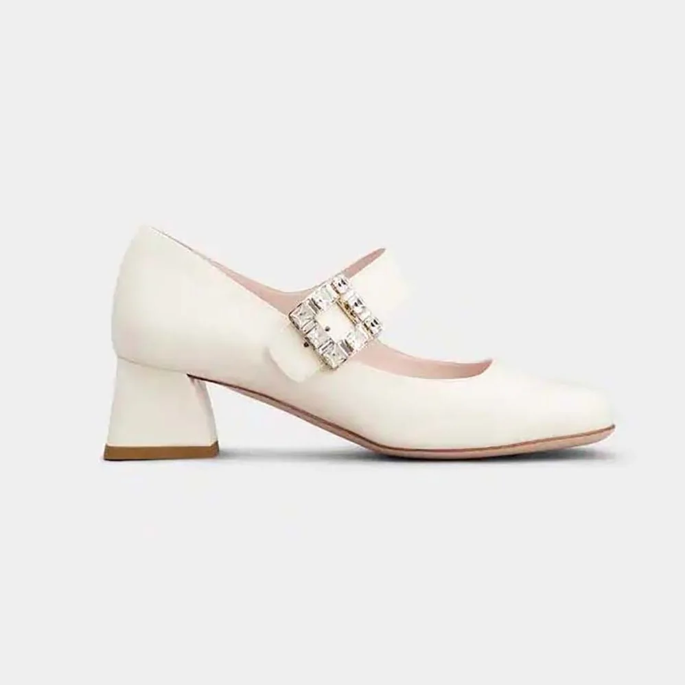 Roger Vivier Très Vivier Rhinestone Buckle Babies Pumps for Women in White Roger Vivier Très Vivier Rhinestone Buckle Babies Pumps for Women in White