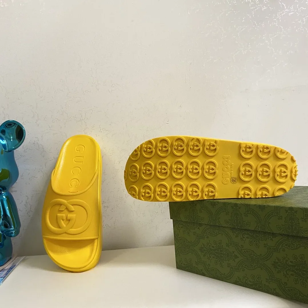 Gucci Interlocking G Slide Sandal Yellow Gucci Interlocking G Slide Sandal Yellow