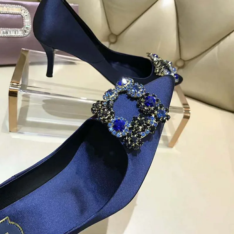 Roger Vivier Silk Flower Strass Pumps 65mm Heel for Women in Navy Roger Vivier Silk Flower Strass Pumps 65mm Heel for Women in Navy