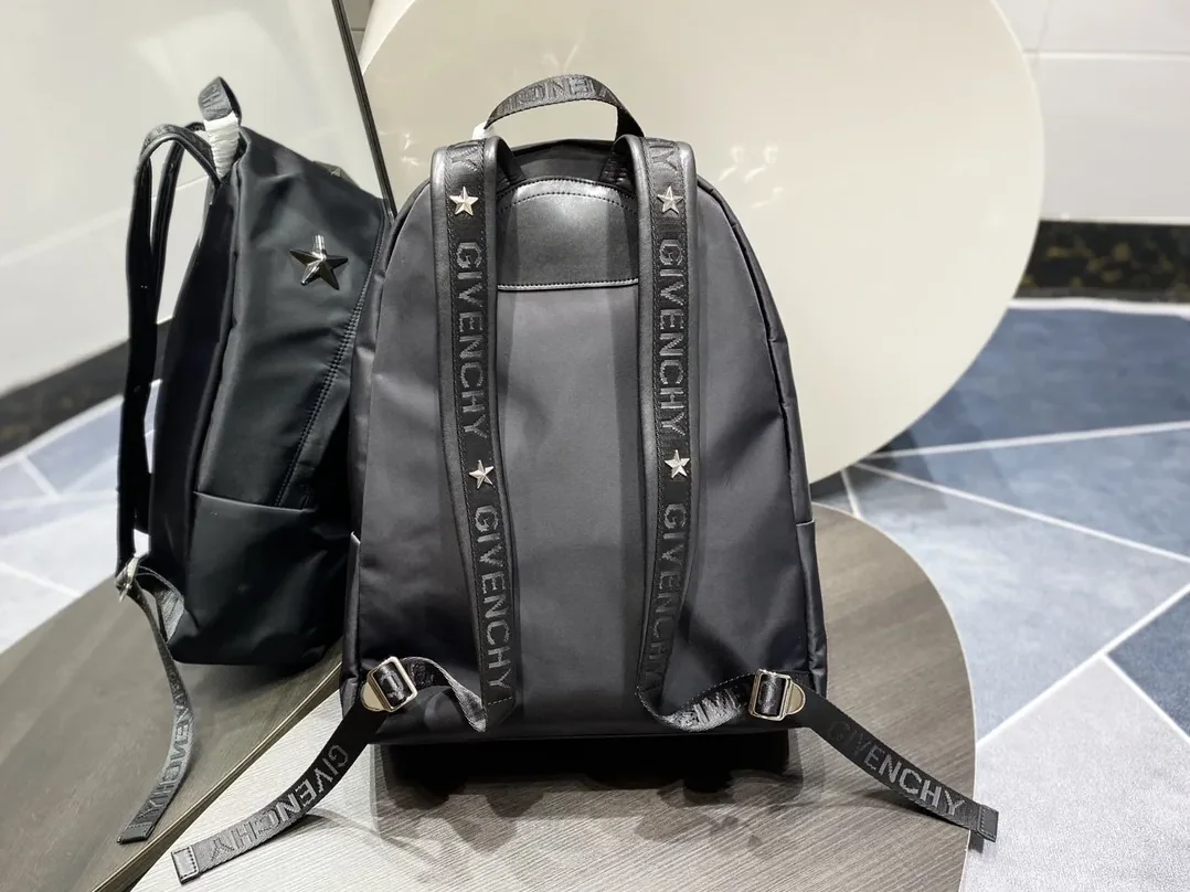 Givenchy Essentiel U Backpack Black / Givenchy Essentiel U Backpack Black /