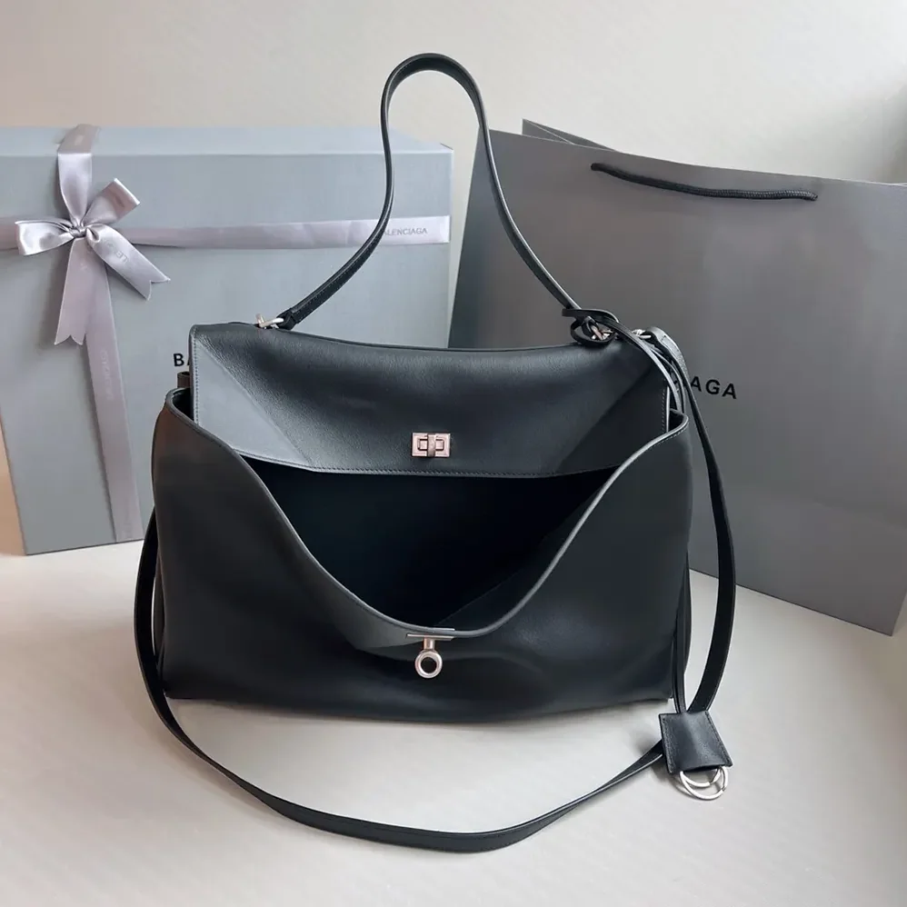 Balenciaga Rodeo Medium Handbag in Black Smooth Calfskin for Women in Silver Balenciaga Rodeo Medium Handbag in Black Smooth Calfskin for Women in Silver