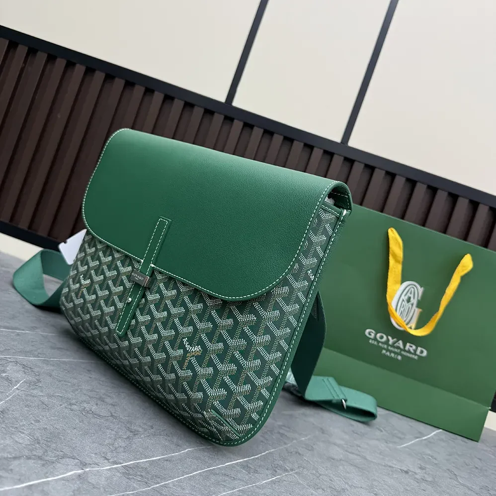 Goyard Coursier Messenger Bag for Unisex in Green