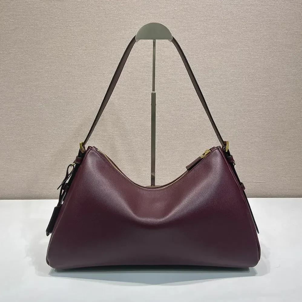 Prada Aimée Large Leather Shoulder Bag for Women in Maroon Prada Aimée Large Leather Shoulder Bag for Women in Maroon