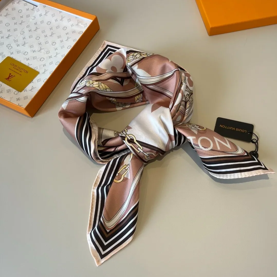 Louis Vuitton Ultimate Monogram Square 90 Scarf Dune / Louis Vuitton Ultimate Monogram Square 90 Scarf Dune /