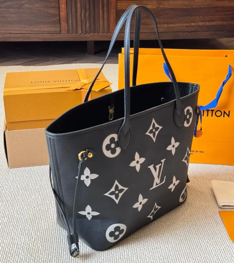 Louis Vuitton Neverfull MM Tote Bag Monogram Empreinte Black in Beige /