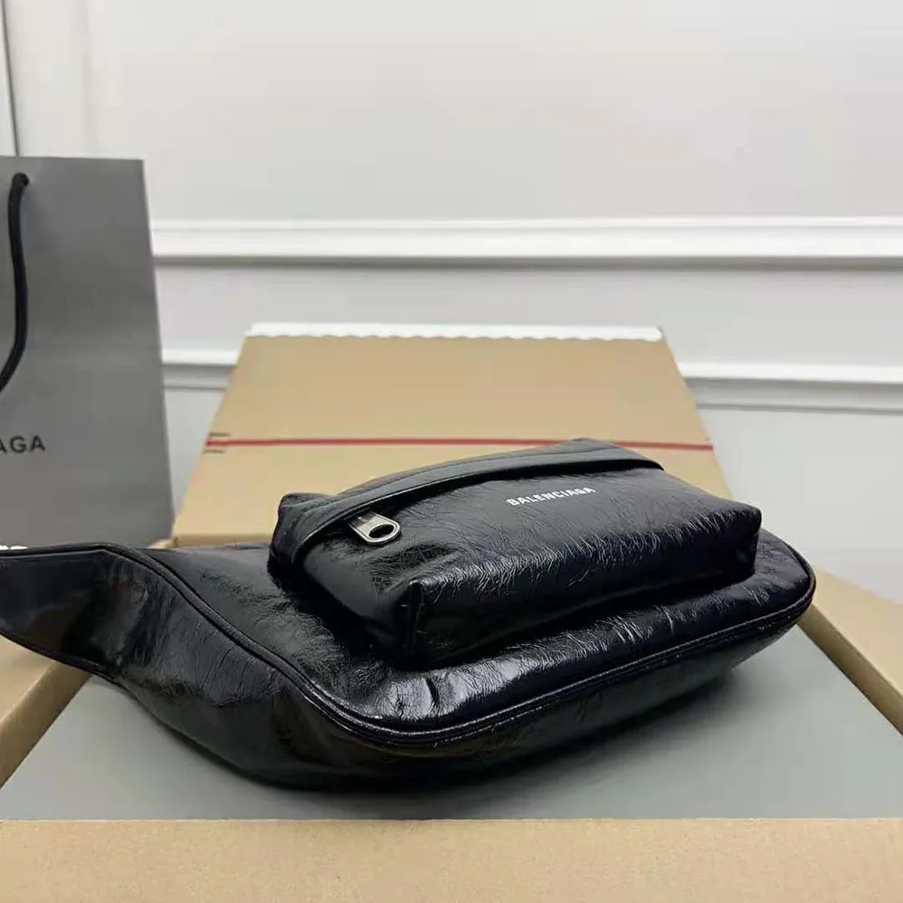 Balenciaga Raver Medium Bag With Handle in Black for Women Balenciaga Raver Medium Bag With Handle in Black for Women