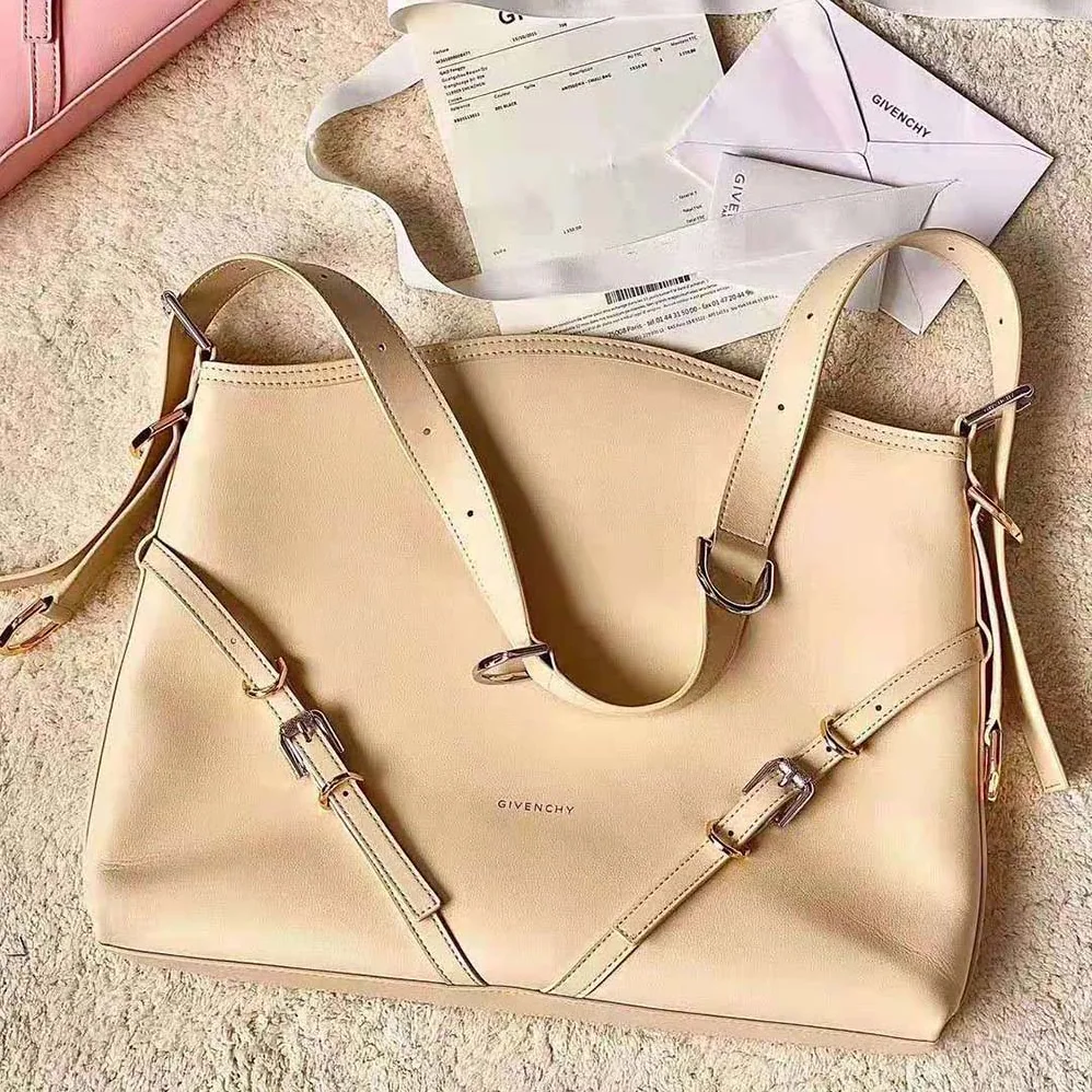 Givenchy Medium Voyou Bag in Leather for Women in Beige Givenchy Medium Voyou Bag in Leather for Women in Beige