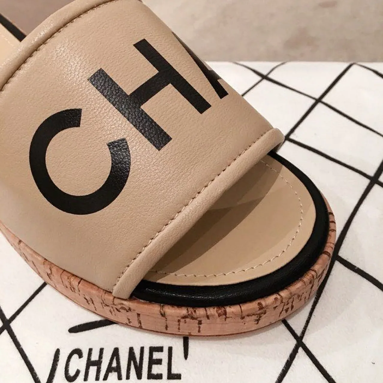 Chanel Woven Chain Cork Sandals Tweed Beige/Black , Shoes