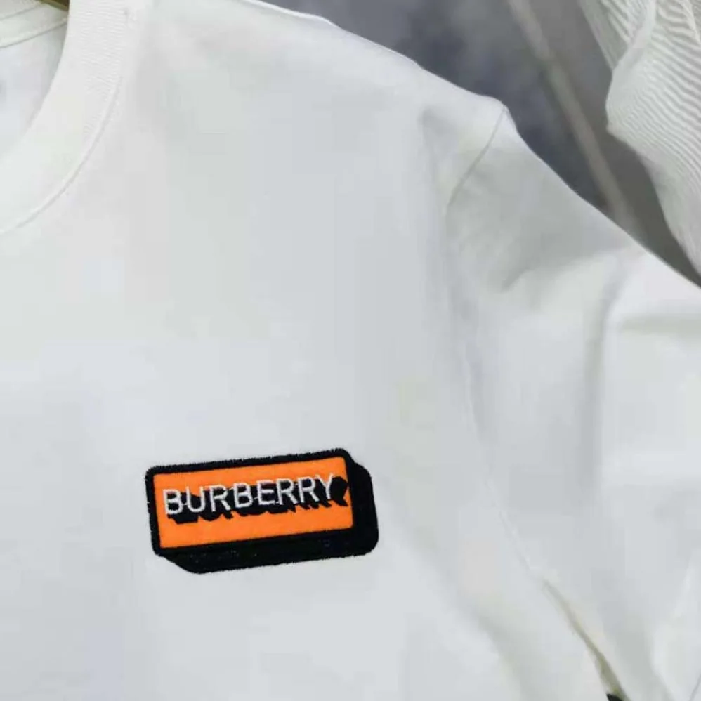Burberry Logo Appliqué Cotton Oversized T-shirt for Women in White