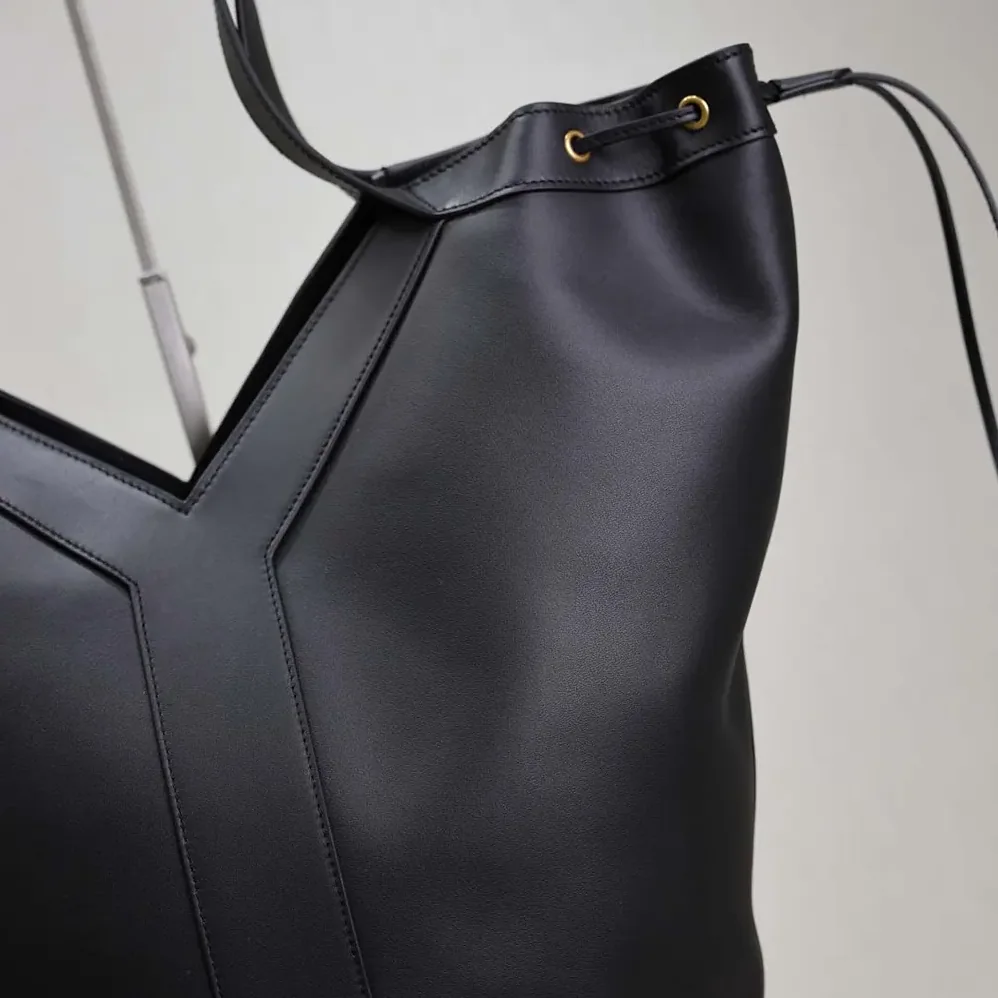 Saint Laurent YSL Y Large Hobo in Leather for Women in Black