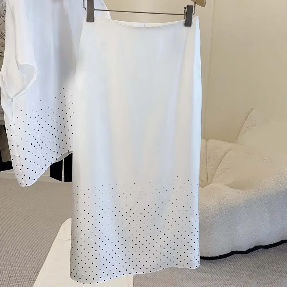 Dior Mid-Length Flared Skirt White Silk Twill with Black PolkaDior Motif for Women Dior Mid-Length Flared Skirt White Silk Twill with Black PolkaDior Motif for Women