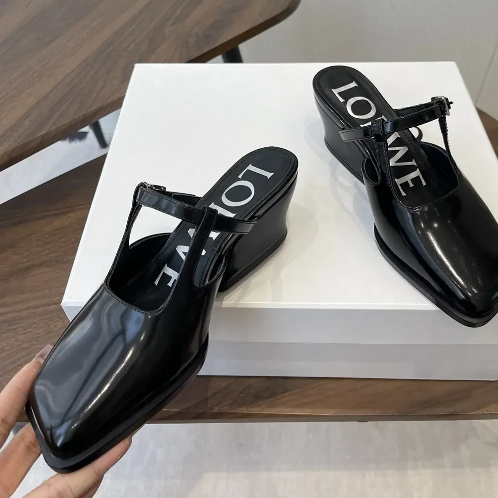 Loewe Onda Mule In Brushed Calfskin for Women in Black