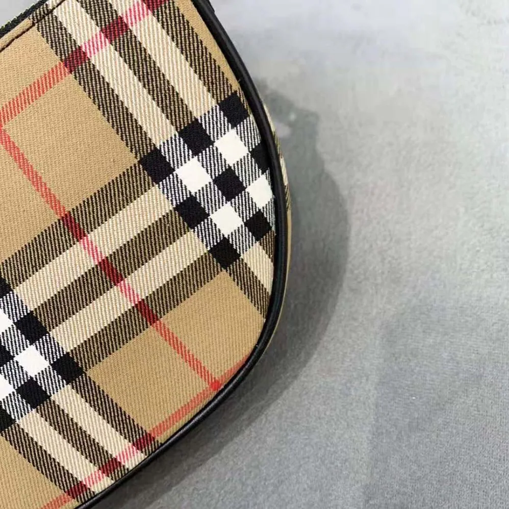 Burberry Vintage Check Cotton Olympia Pouch for Women in Brown