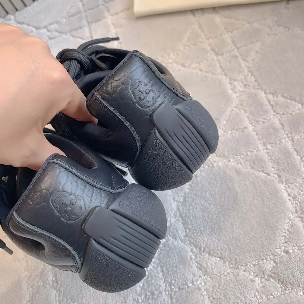 Alexander Mcqueen Flexion Sneaker in Black for Unisex Alexander Mcqueen Flexion Sneaker in Black for Unisex