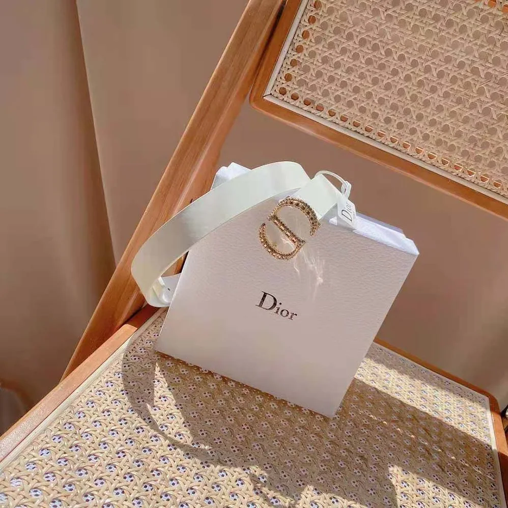 Dior 30 Montaigne Crystals Belt Latte Smooth Calfskin and Silver-Tone Crystals 27 MM for Women Dior 30 Montaigne Crystals Belt Latte Smooth Calfskin and Silver-Tone Crystals 27 MM for Women