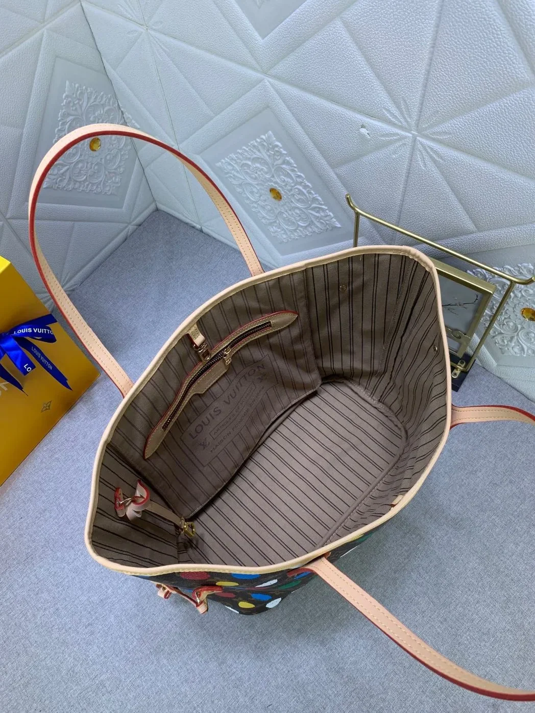 Louis Vuitton LV X YK Neverfull MM / Louis Vuitton LV X YK Neverfull MM /