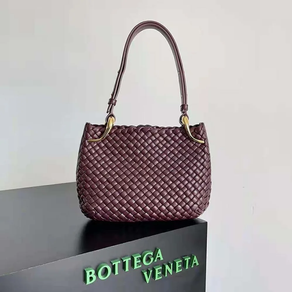 Bottega Veneta Small Clicker Shoulder Bag for Women in Maroon