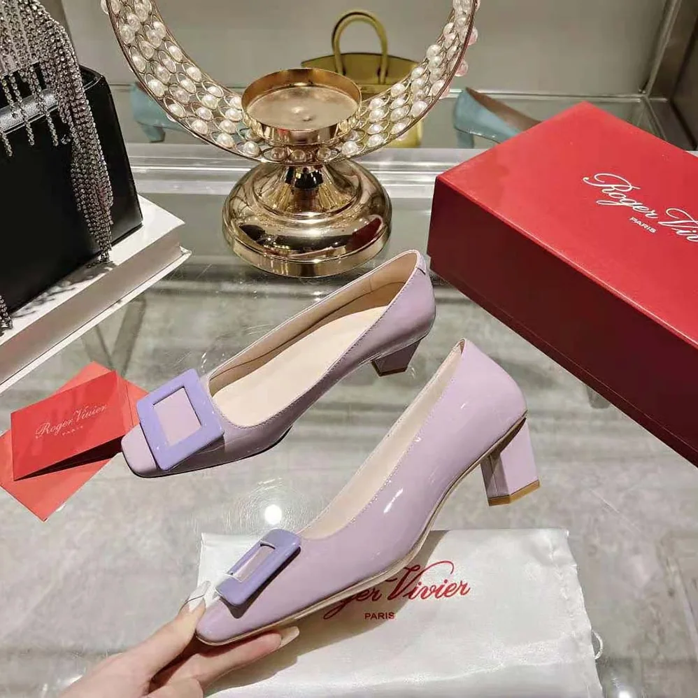 Roger Vivier Patent Leather Belle Vivier Pumps for Women in Purple Roger Vivier Patent Leather Belle Vivier Pumps for Women in Purple