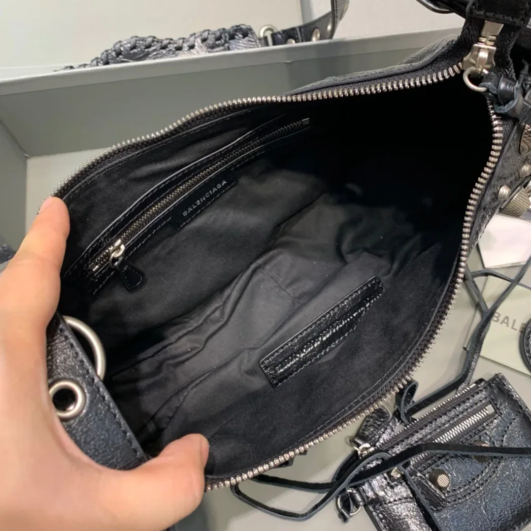 Balenciaga Le Cagole XS Shoulder Bag In Black